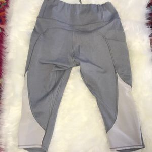 COPY - Athleta grey capris size S